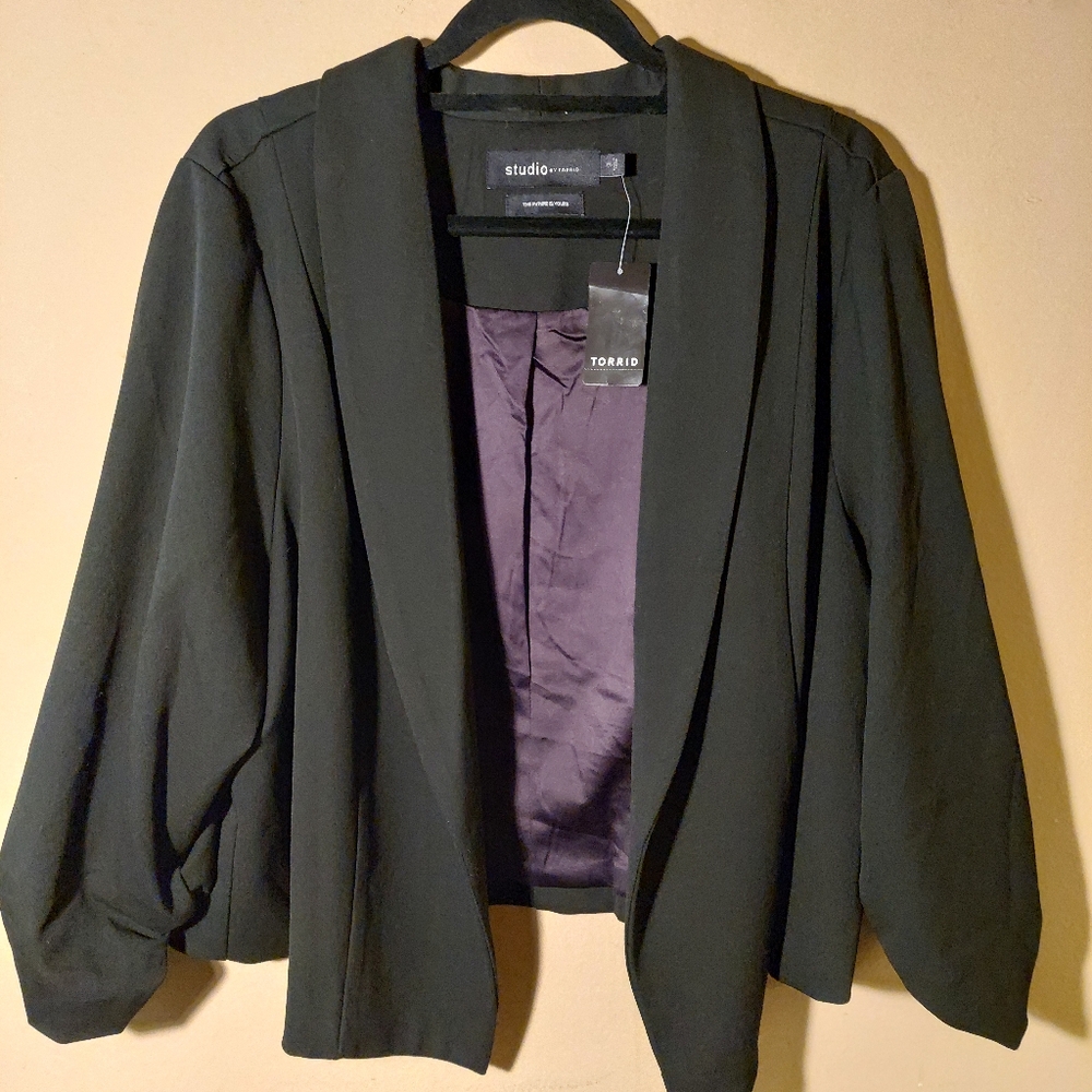 Torrid New Studio Black Stretch Open Front 3/4 Sleeve Blazer. Size 3X